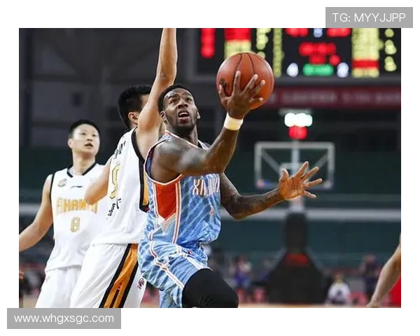 文班连续低迷表现引发关注14投仅5中19分8板5失误犯满离场